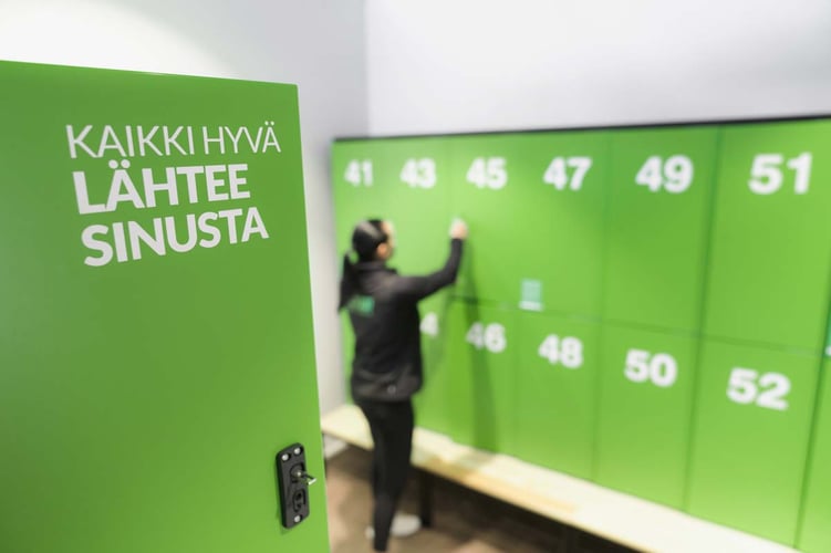 Liikku-kuntokeskusten tilakonseptin mukaiset pukuhuoneet